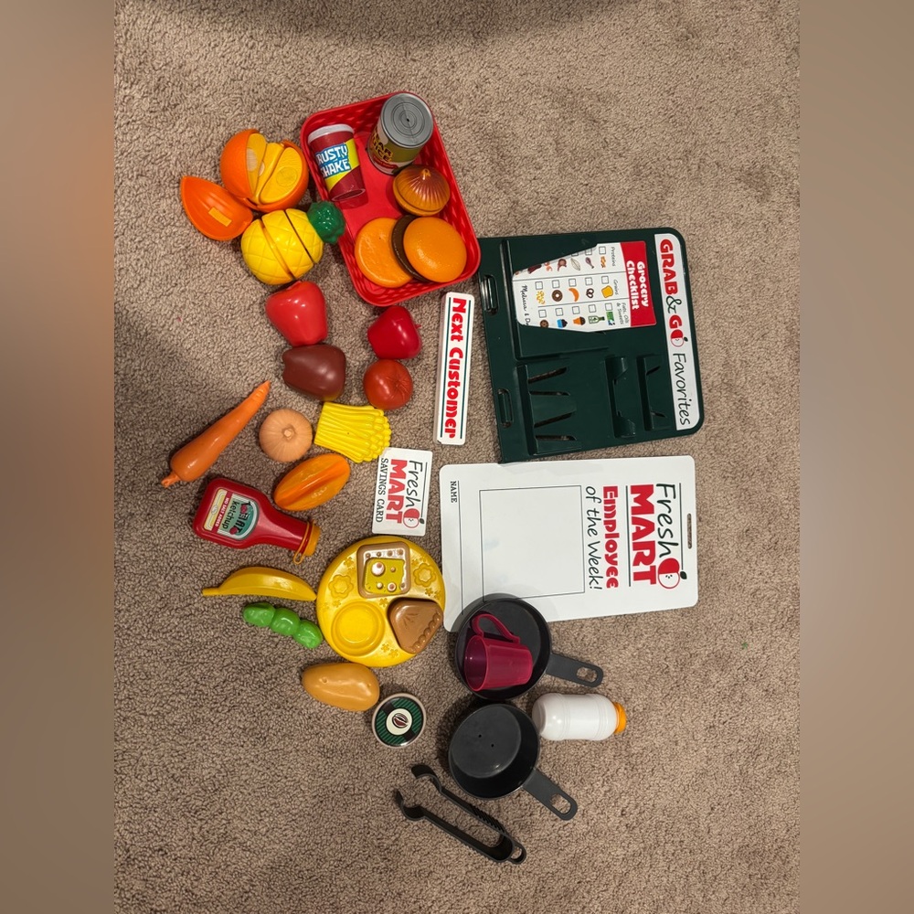 Play Food lot some Melissa and Doug around 35 items